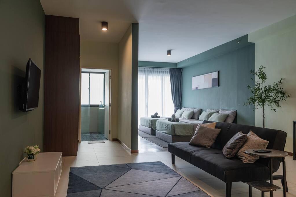 Deluxe Seaview Suite Twin Bed By The Only Bnb Tanjung Tokong Bagian luar foto